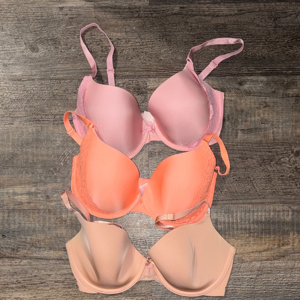 Victoria’s Secret bras 32DD